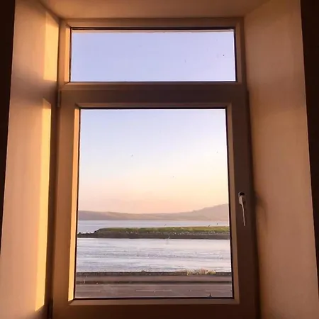 The Driftwood לינה וארוחת בוקר