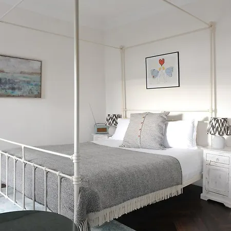 Bed & Breakfast The Driftwood 4*